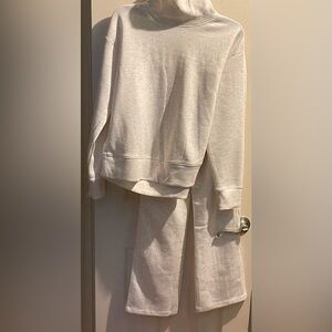 RBX Lcream Speckled Turtleneck Active Set